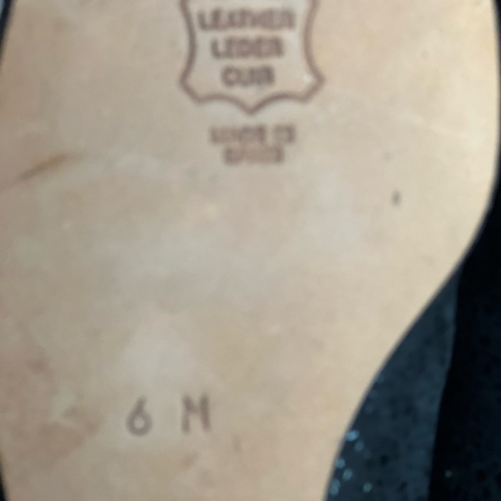 Never worn, Timothy Hitsman, leather upper and sole 1heel. 6M - Picture 3 of 9